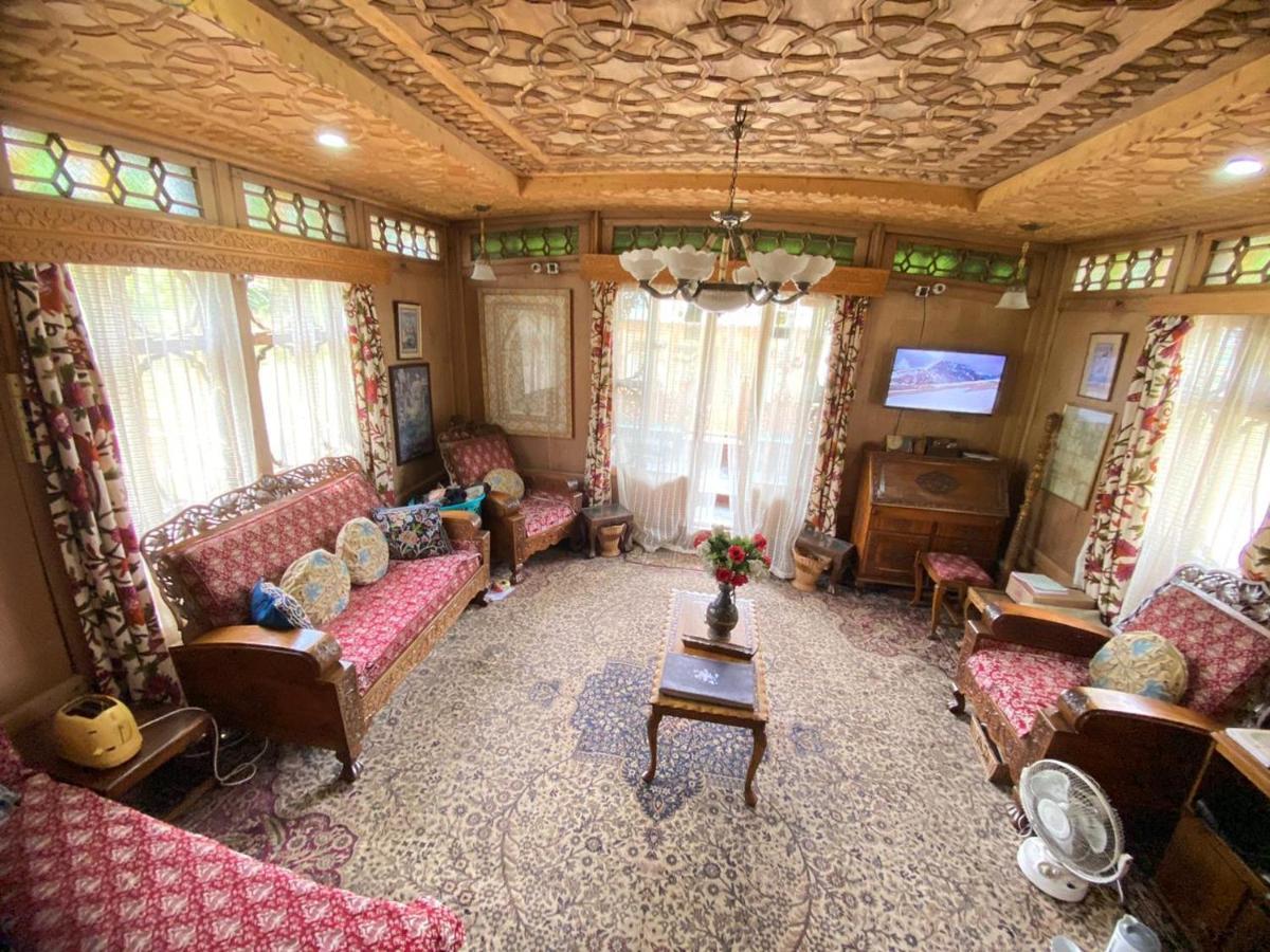 The Flostel Srinagar Exterior foto